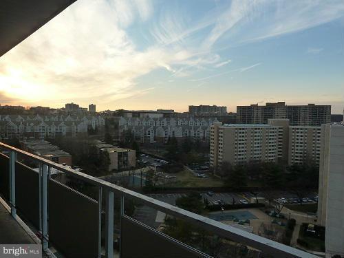 PAVILION ON THE PARK - Residential Lease