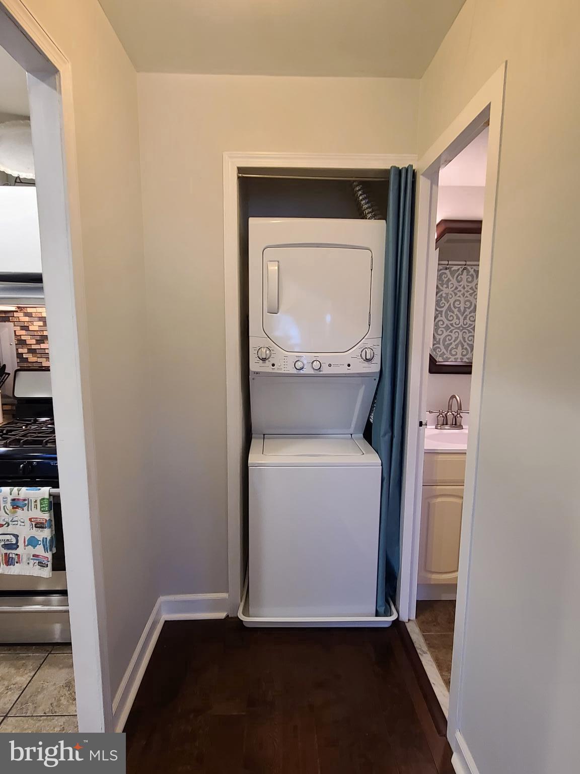 PAVILION ON THE PARK - Residential Lease