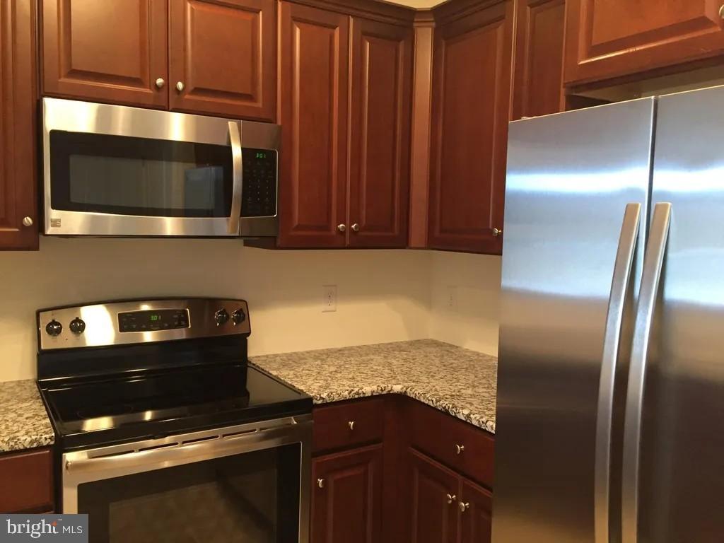 WESTTOWN RESERVE - Residential Lease