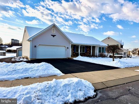 28 VERSAILLES COURT READING PA 19605