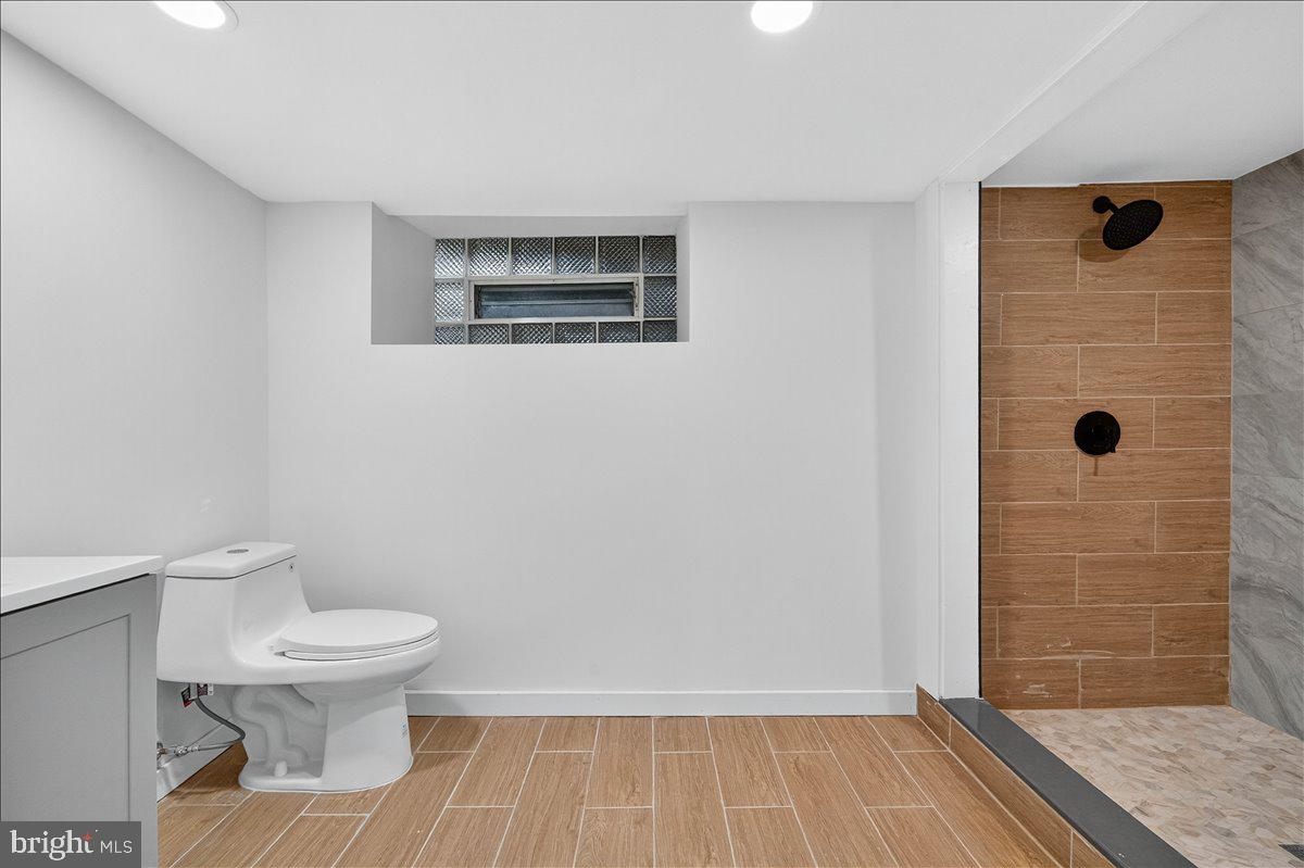 WEST OAK LANE - Residential