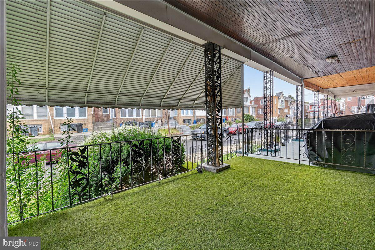 WEST OAK LANE - Residential