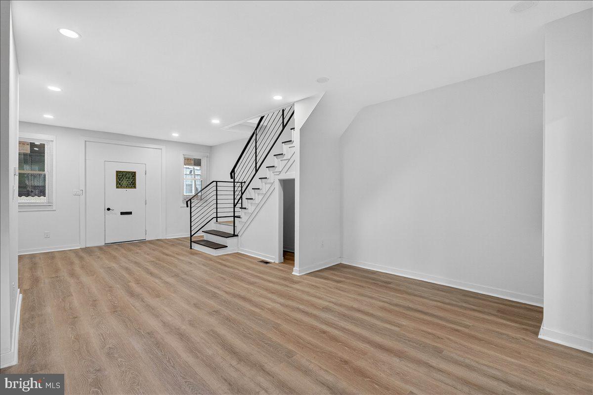 WEST OAK LANE - Residential