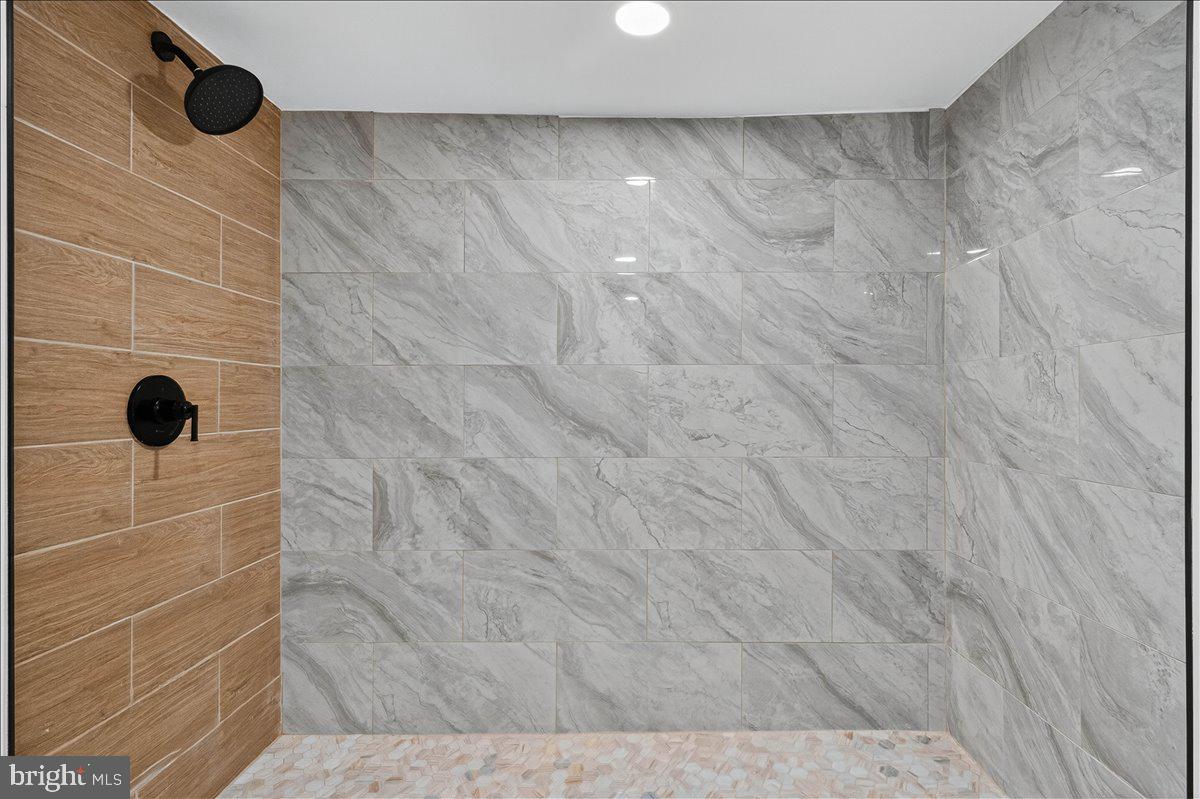 WEST OAK LANE - Residential