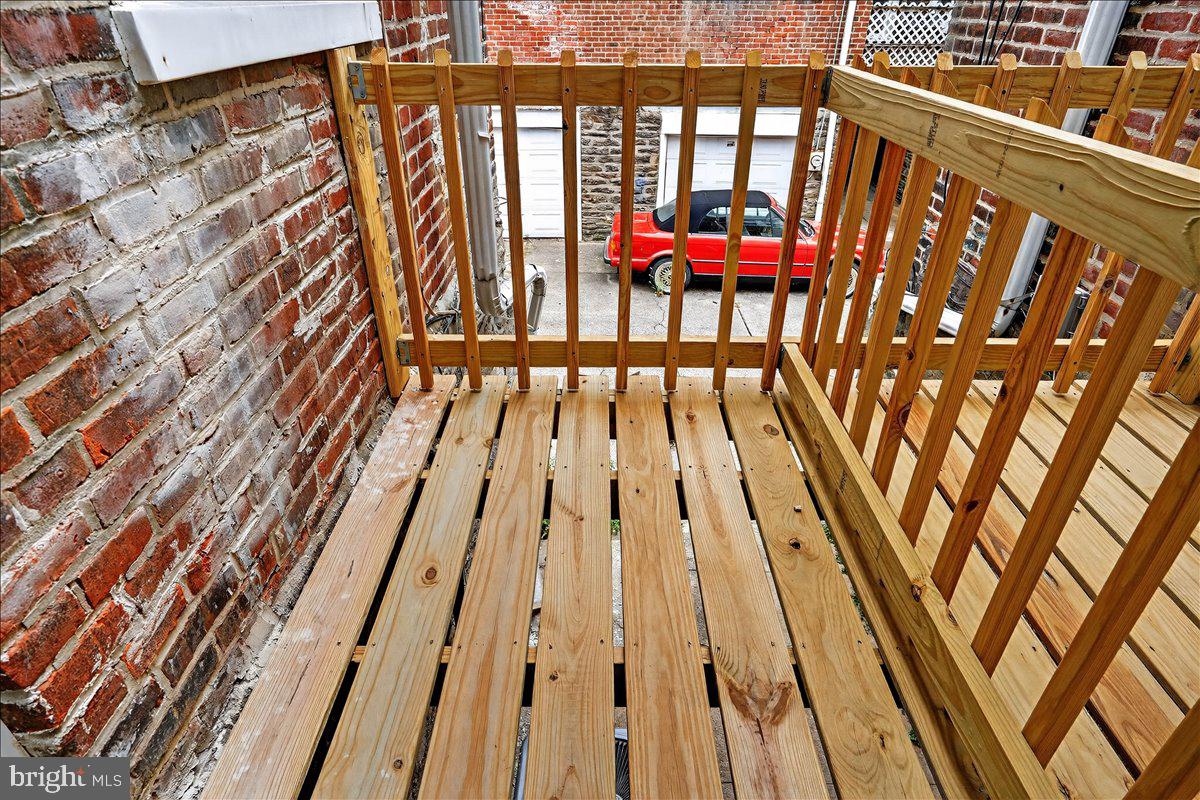 WEST OAK LANE - Residential