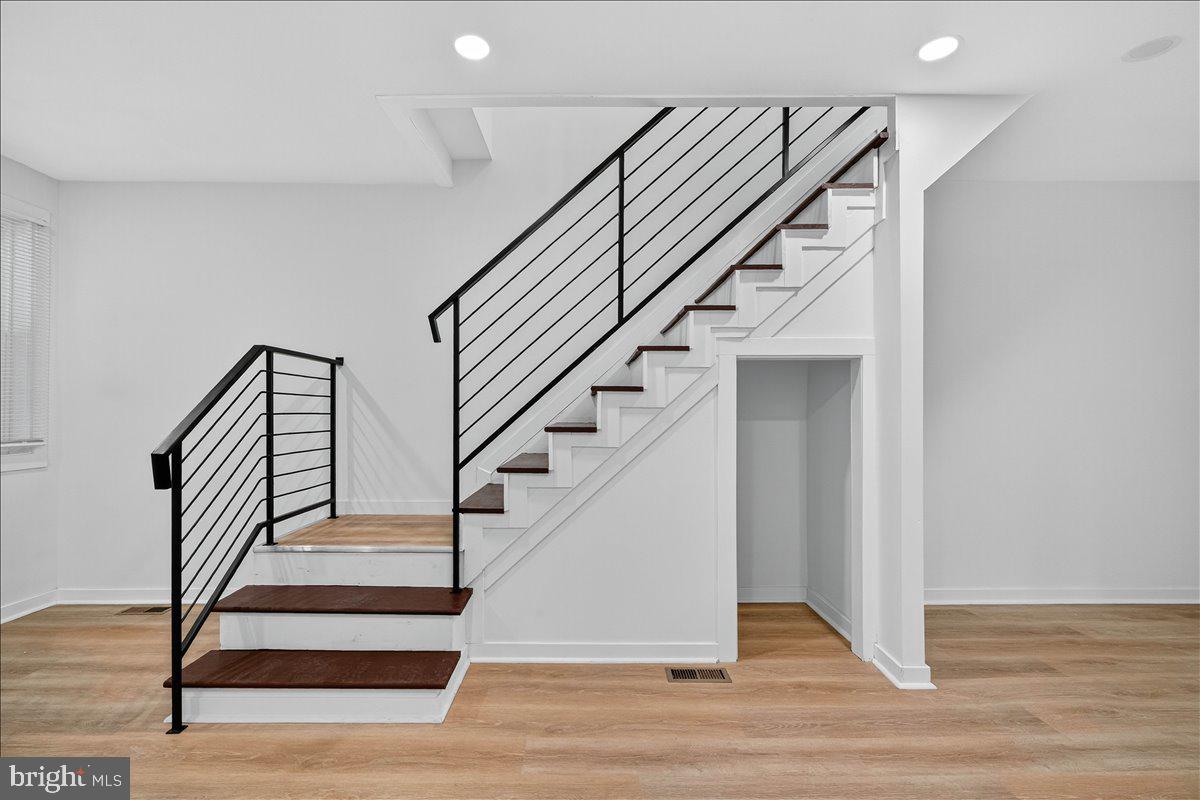 WEST OAK LANE - Residential