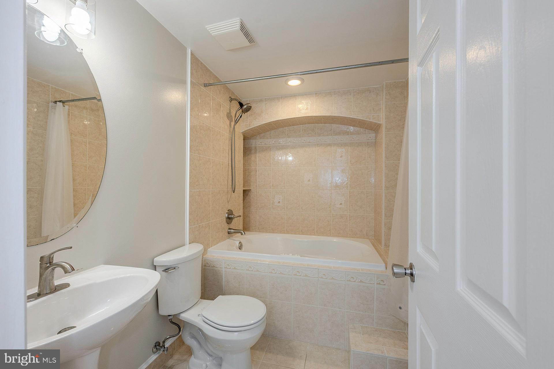 MONROE ESTATES - Residential