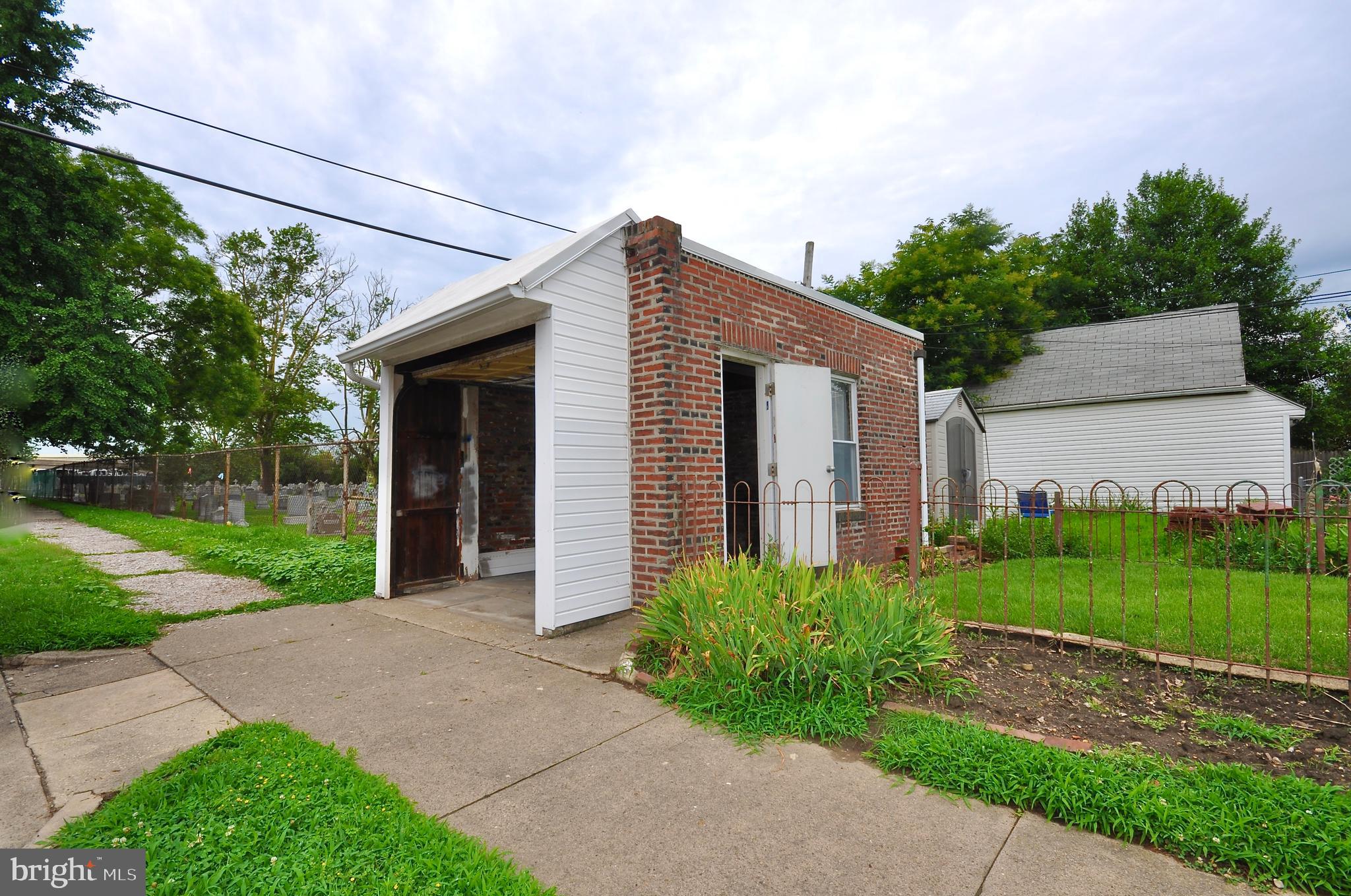 BRIDESBURG - Residential