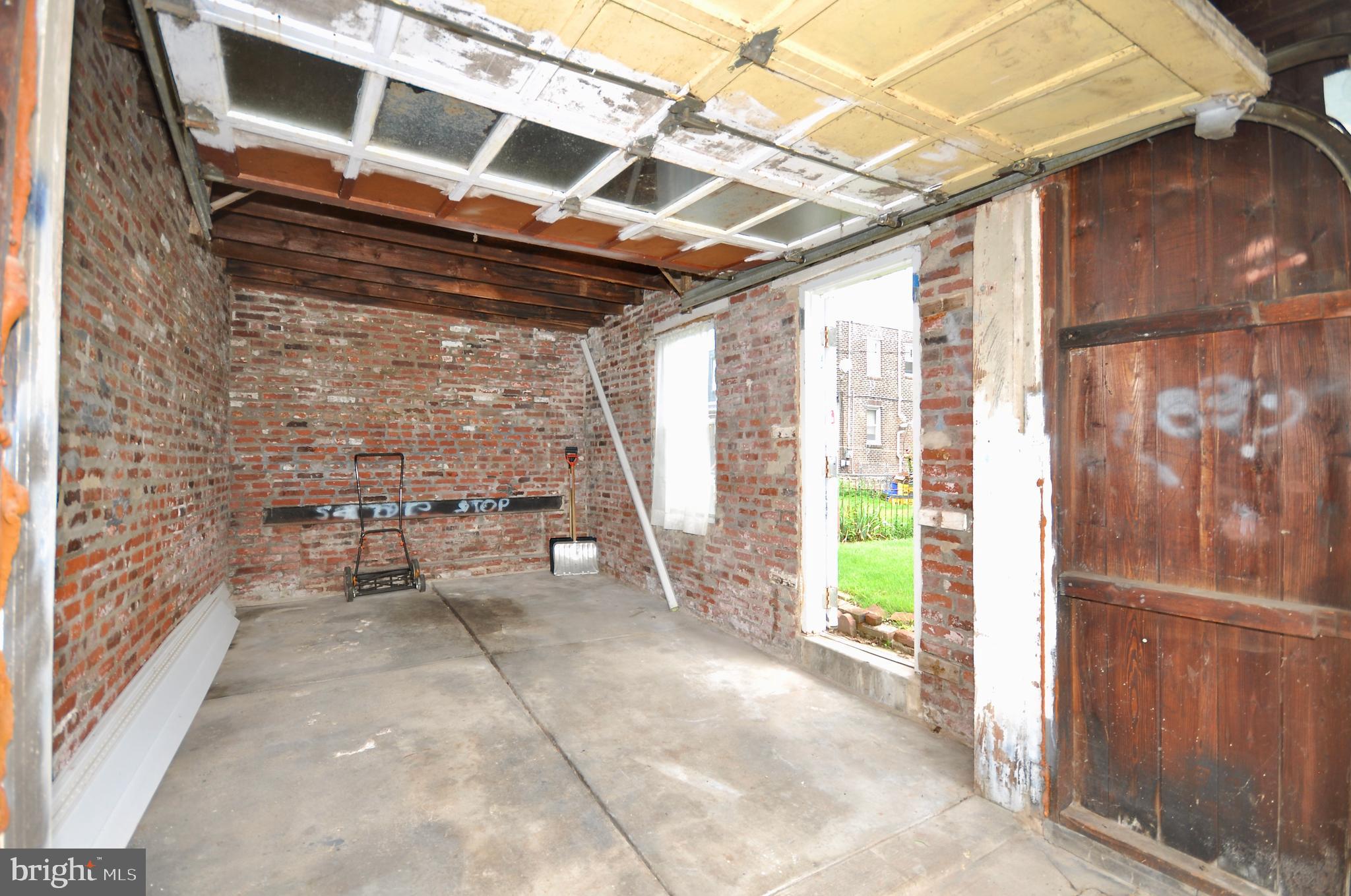 BRIDESBURG - Residential