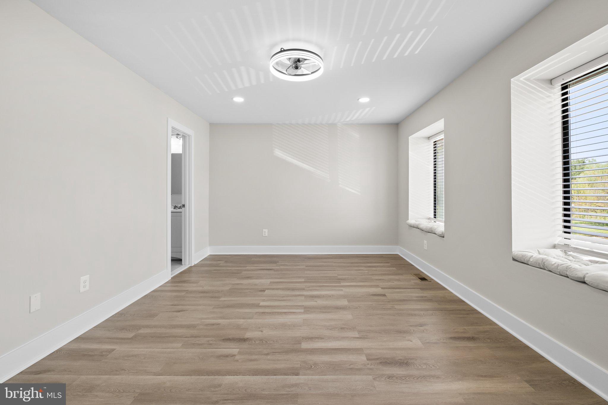 REFLECTION LAKE - Residential