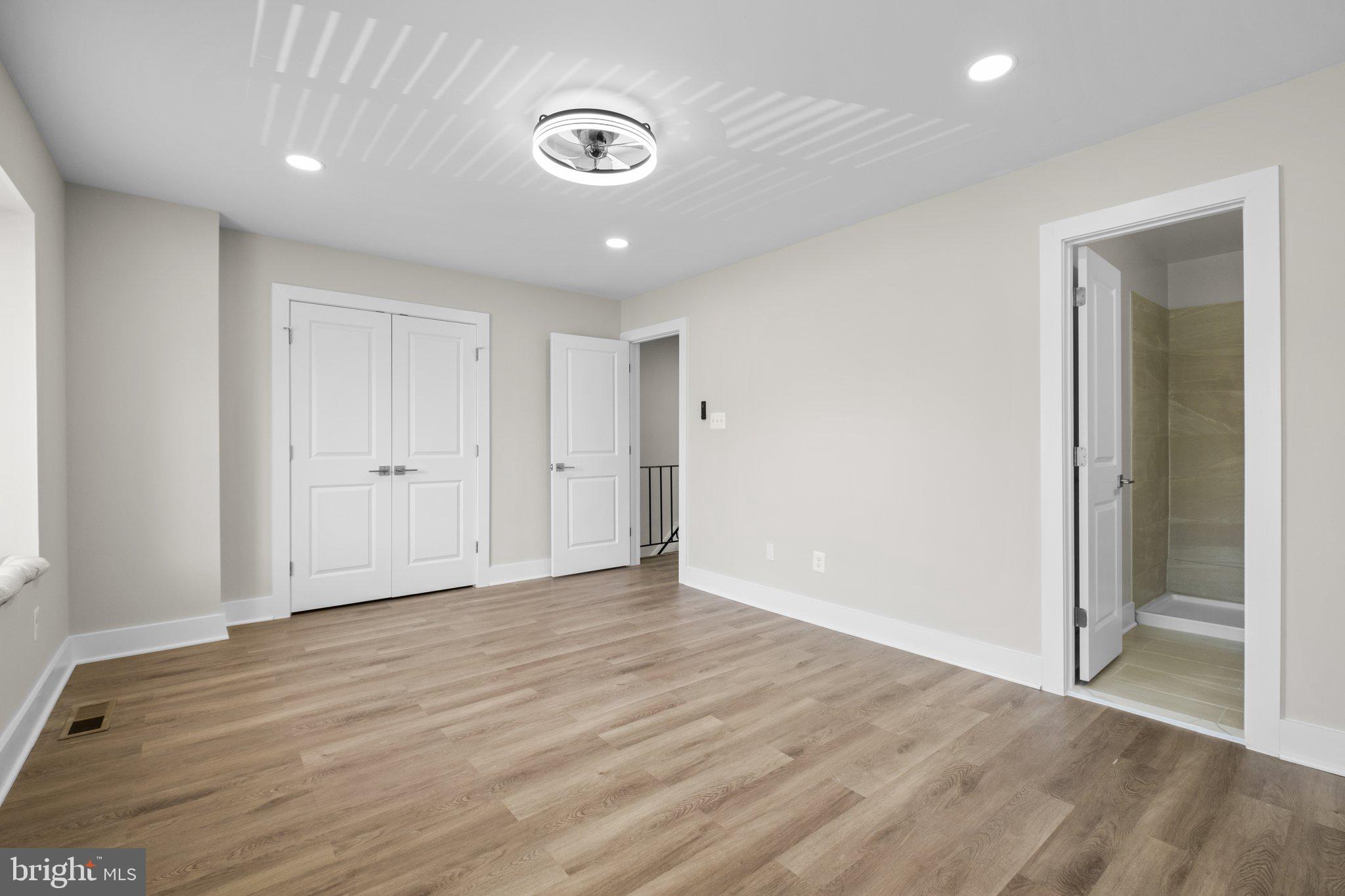 REFLECTION LAKE - Residential