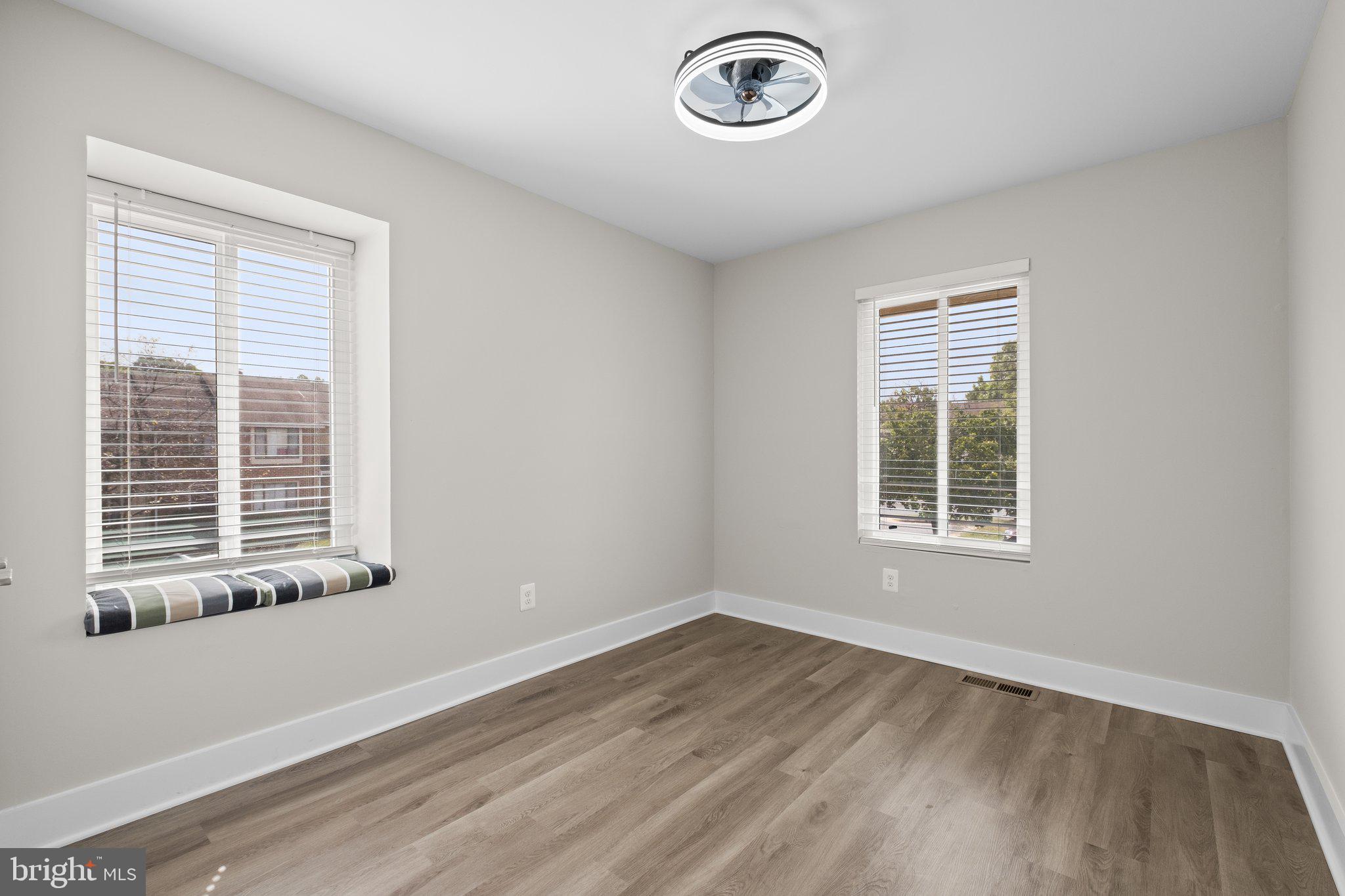 REFLECTION LAKE - Residential