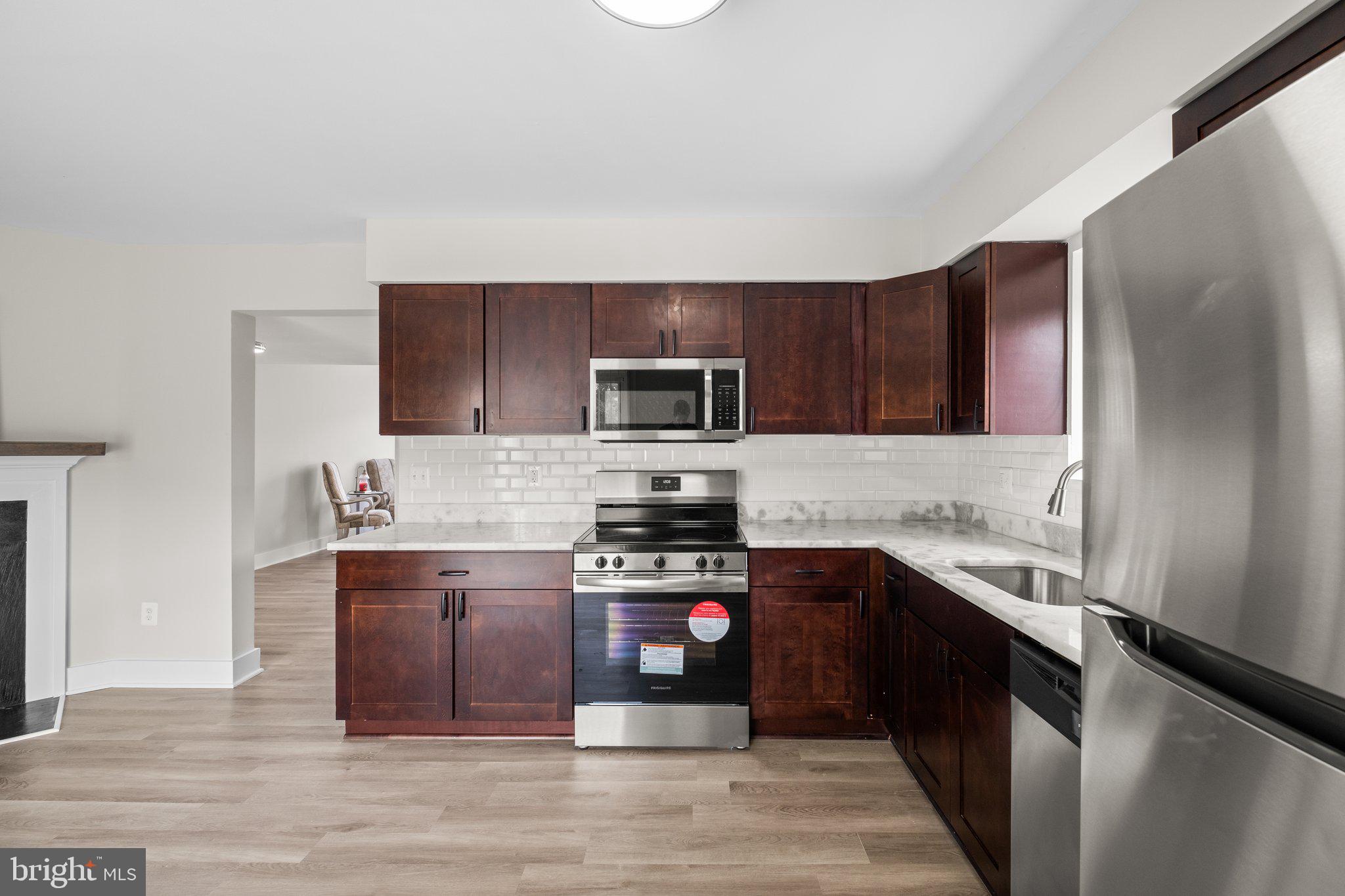 REFLECTION LAKE - Residential