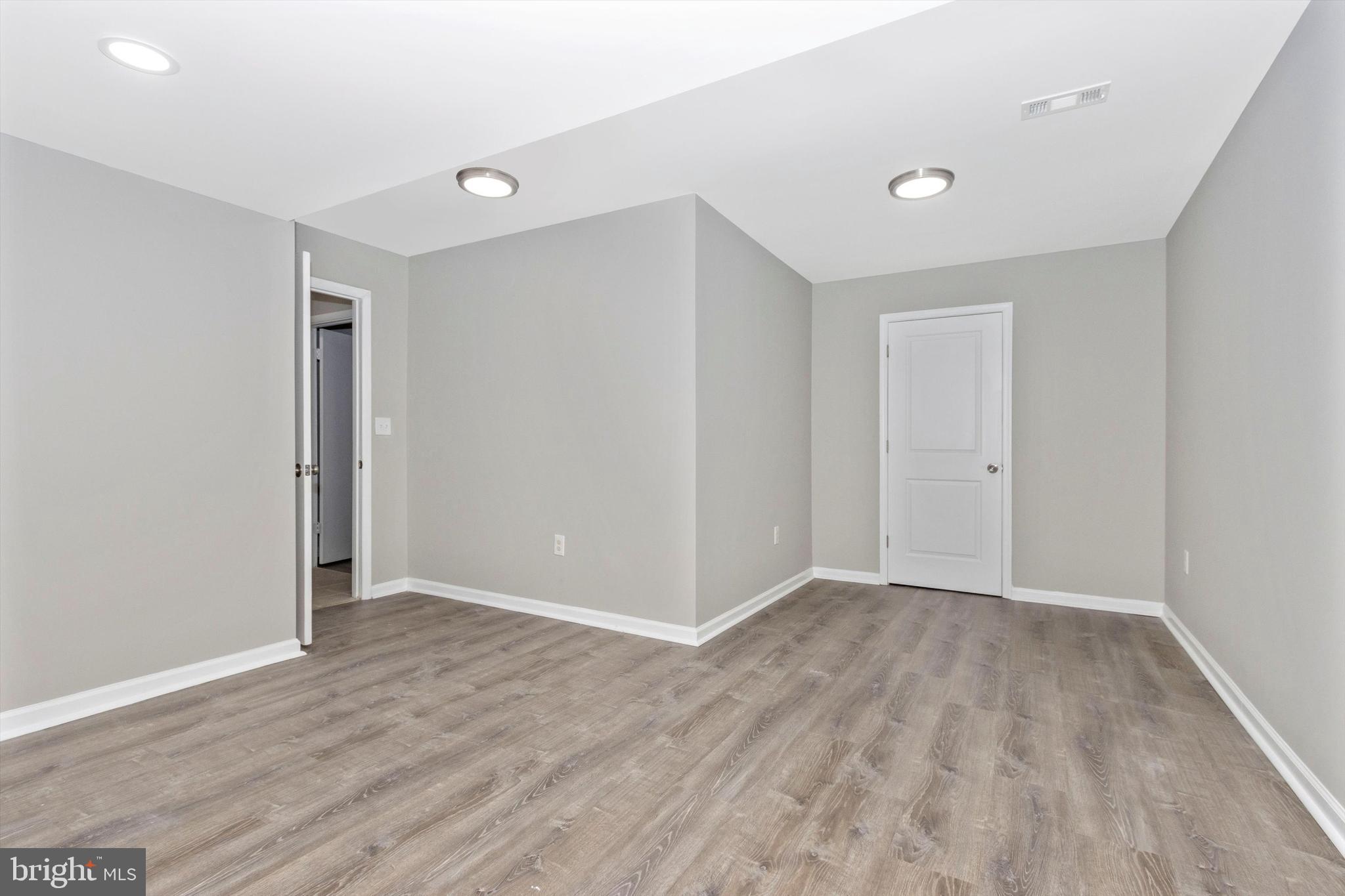 MICHAELTON MANOR - Residential