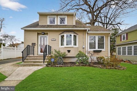 Homes For Sale - 18 Eggers Street<br/> Middlesex County, EAST BRUNSWICK, NJ 08816