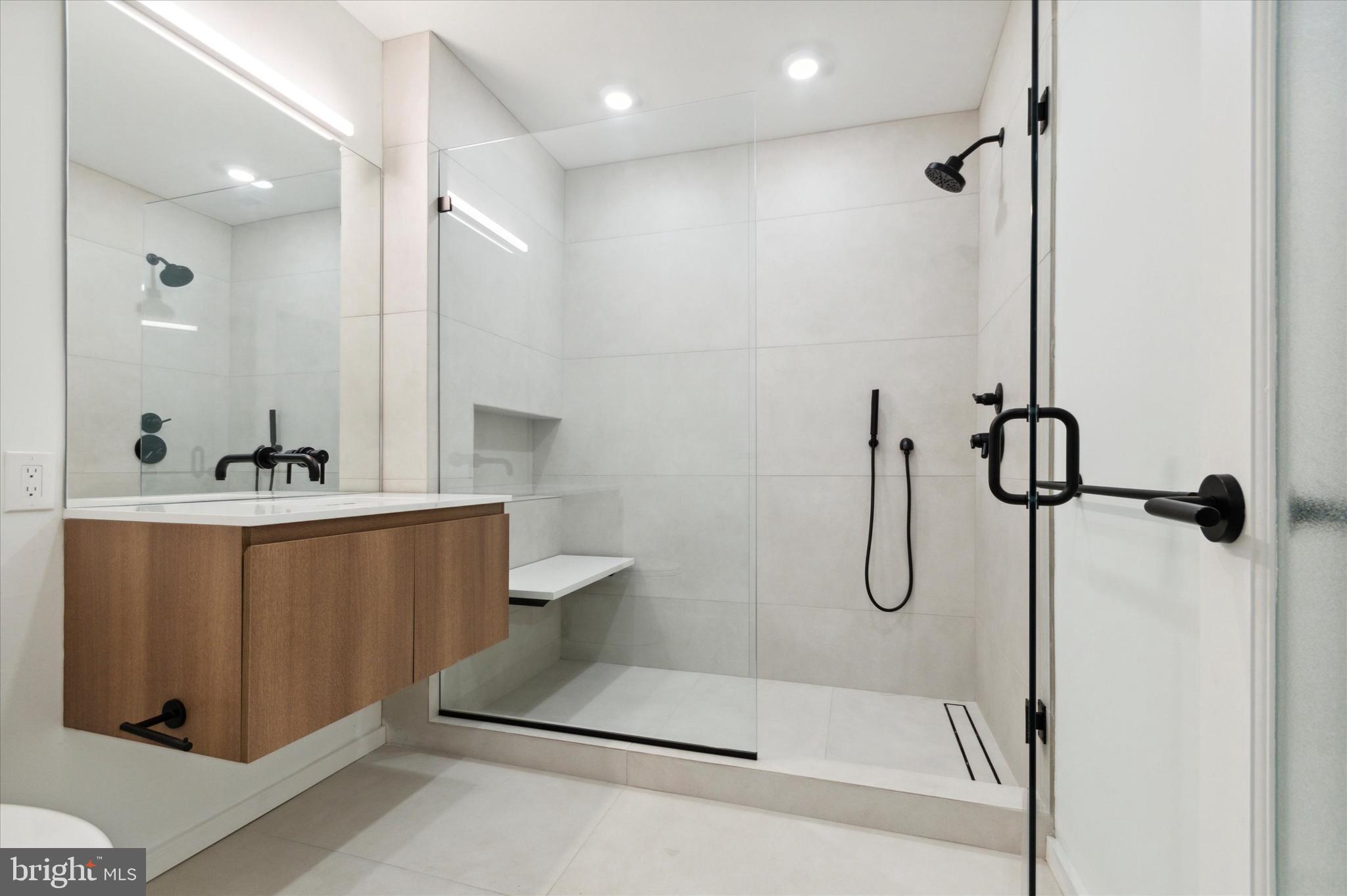 GRADUATE HOSPITAL - Residential