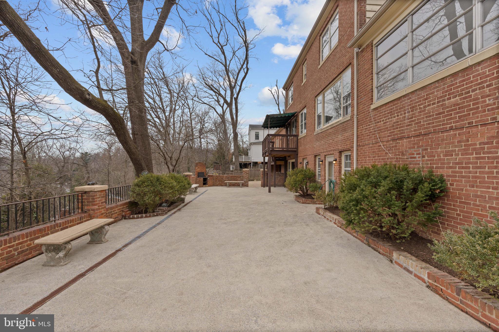BEVERLEY HILLS - Residential