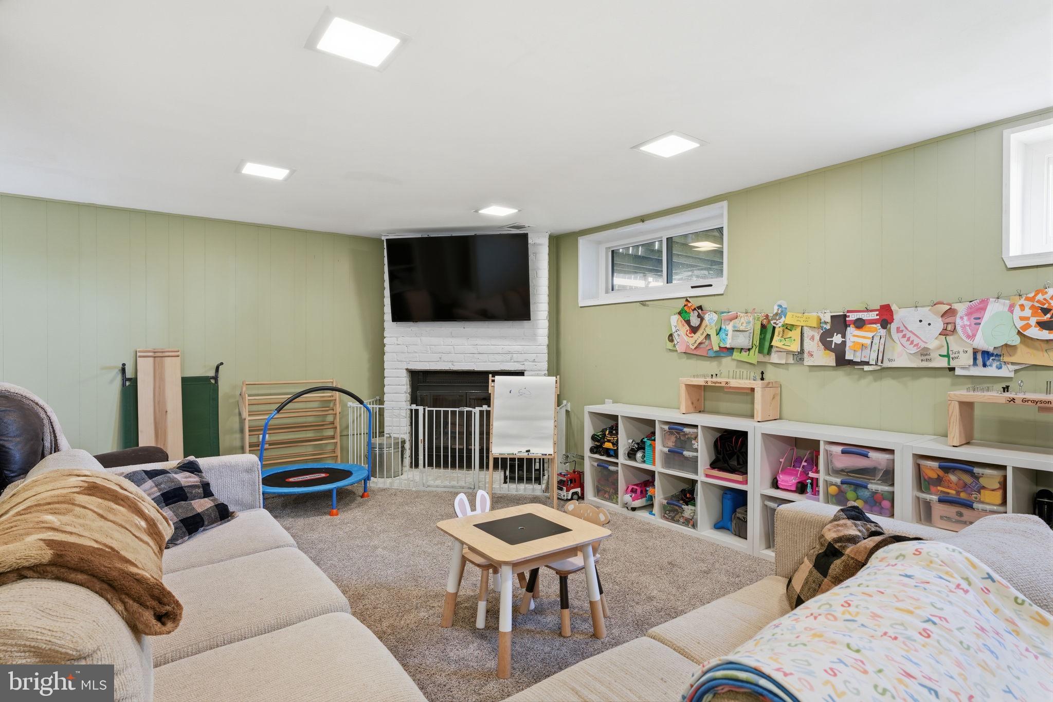 TYLER WALK - Residential