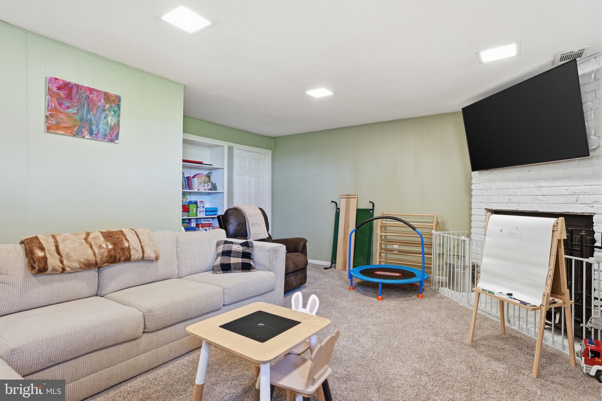 TYLER WALK - Residential