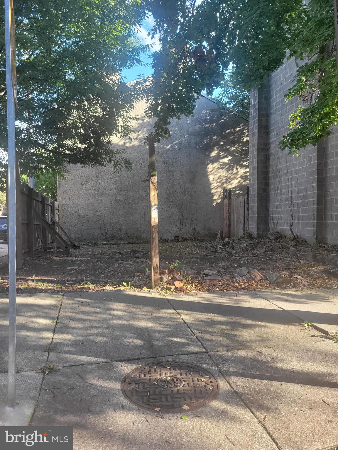 This lot is on the corner of Orchard and Tessier. Perfect for your ideas and new house possibilities. Located in the Historic Seton Hill. Buyer to confirm water and sewer availability. Buyer to confirm Chaps and Seton Hill historic guidelines. Opportunity, Opportunity, Opportunity!!!!