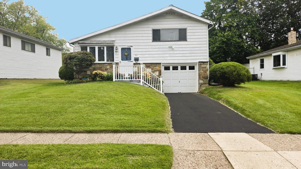 Photo of 1567 Lindbergh Avenue, ABINGTON, PA 19001 (MLS # PAMC2155234)