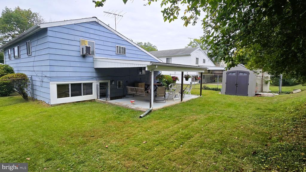 Photo of 1567 Lindbergh Avenue, ABINGTON, PA 19001 (MLS # PAMC2155234)