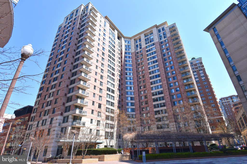 Photo of 851 N Glebe Road #1516, ARLINGTON, VA 22203 (MLS # VAAR2077988)