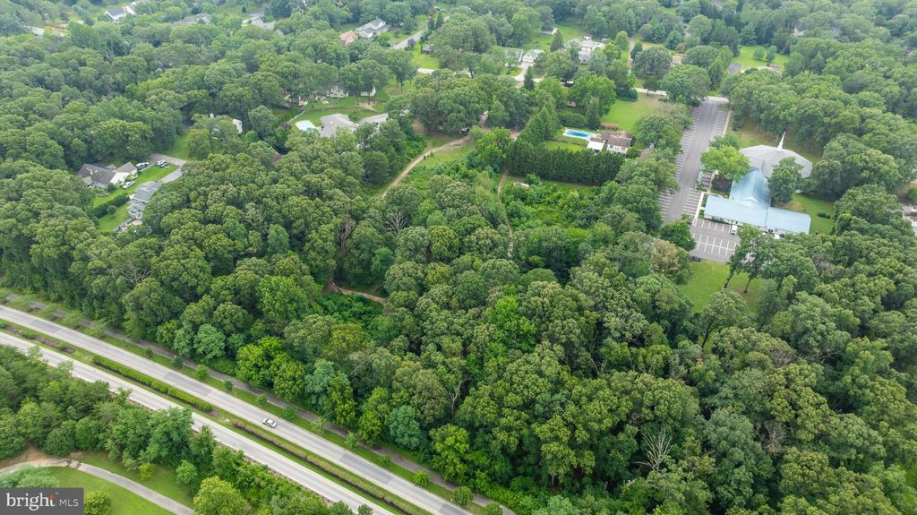 Photo of 304 W Pasadena Road, MILLERSVILLE, MD 21108 (MLS # MDAA2125936)