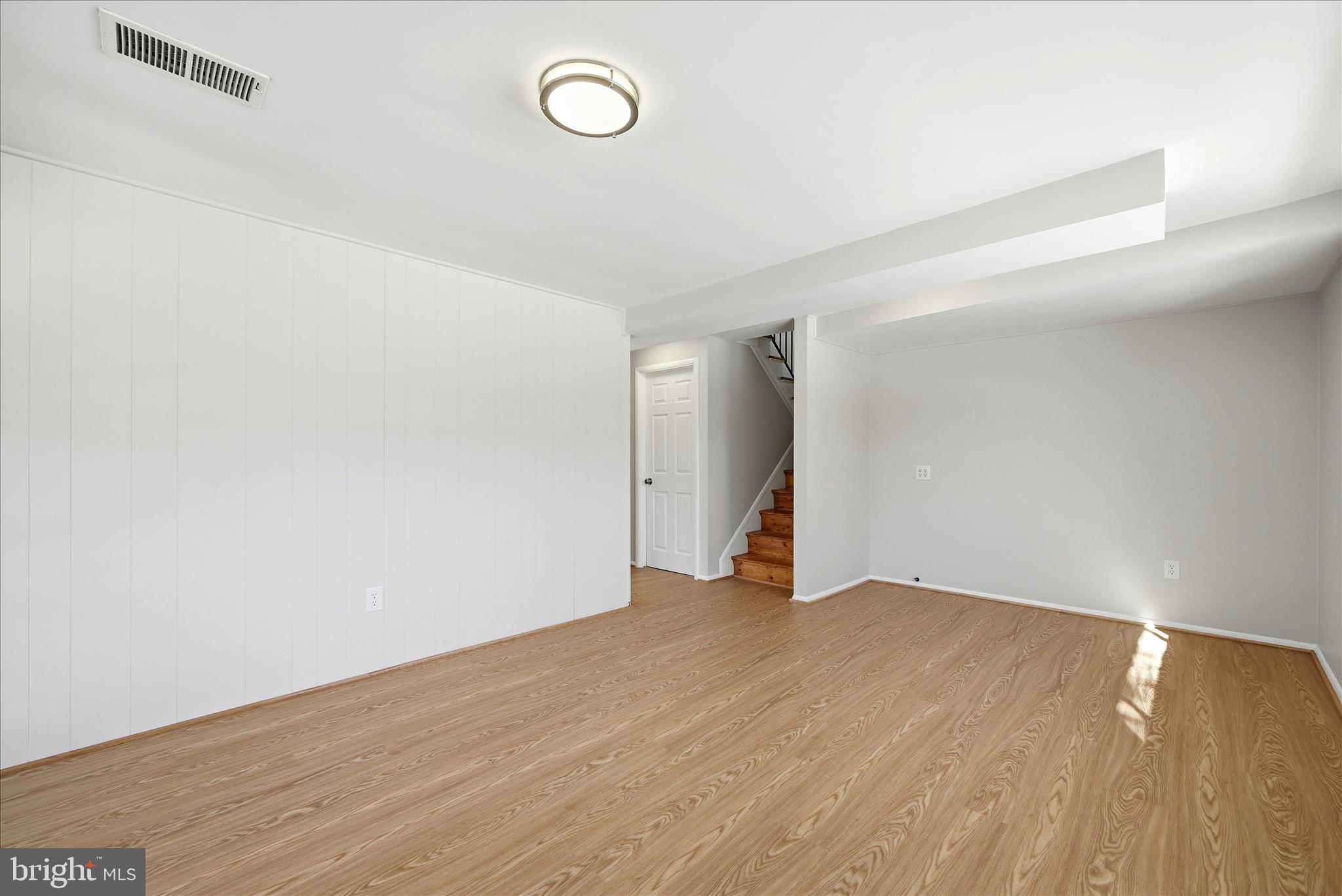 FAIRFAX COUNTRY CLUB ESTATES - Residential