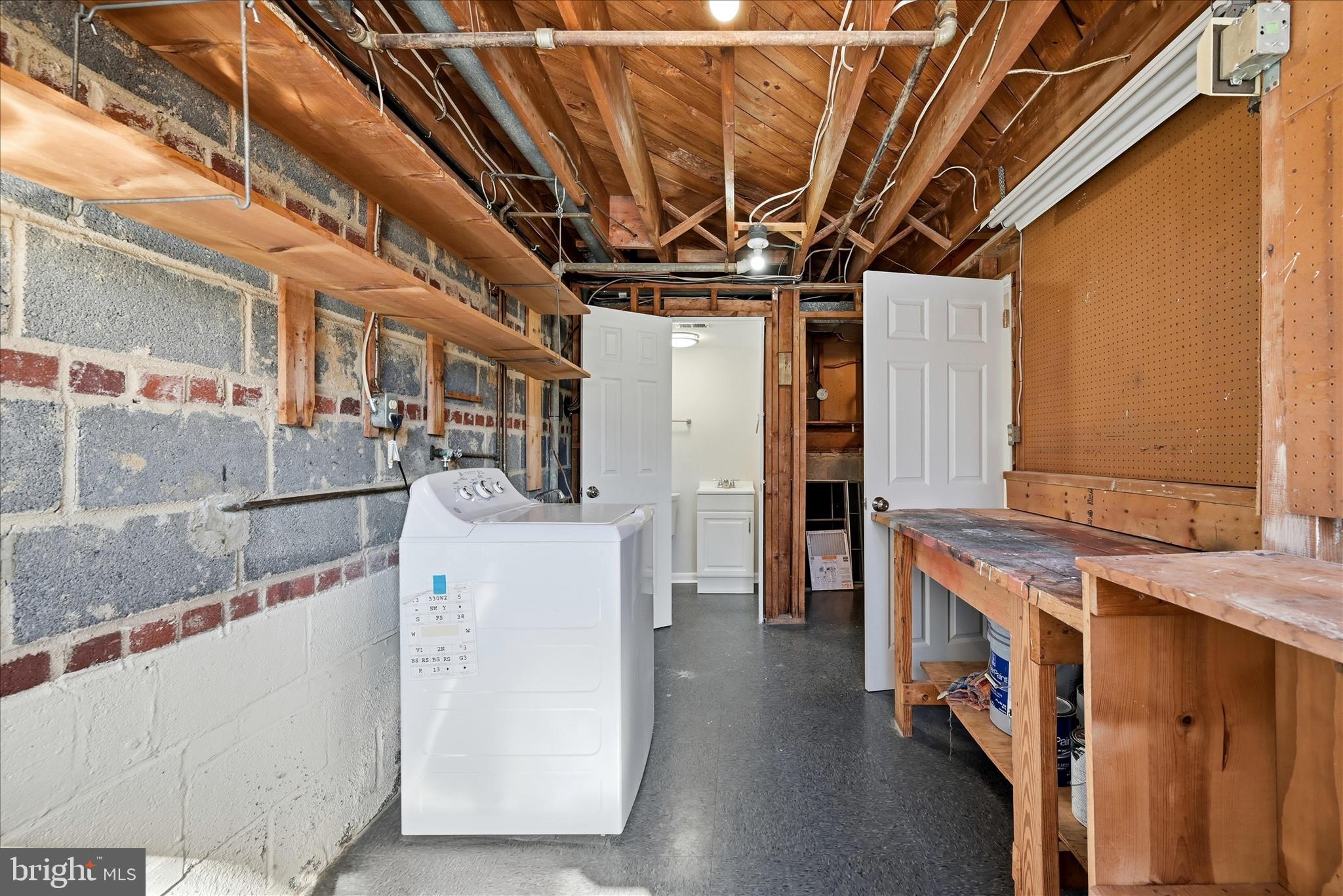 FAIRFAX COUNTRY CLUB ESTATES - Residential