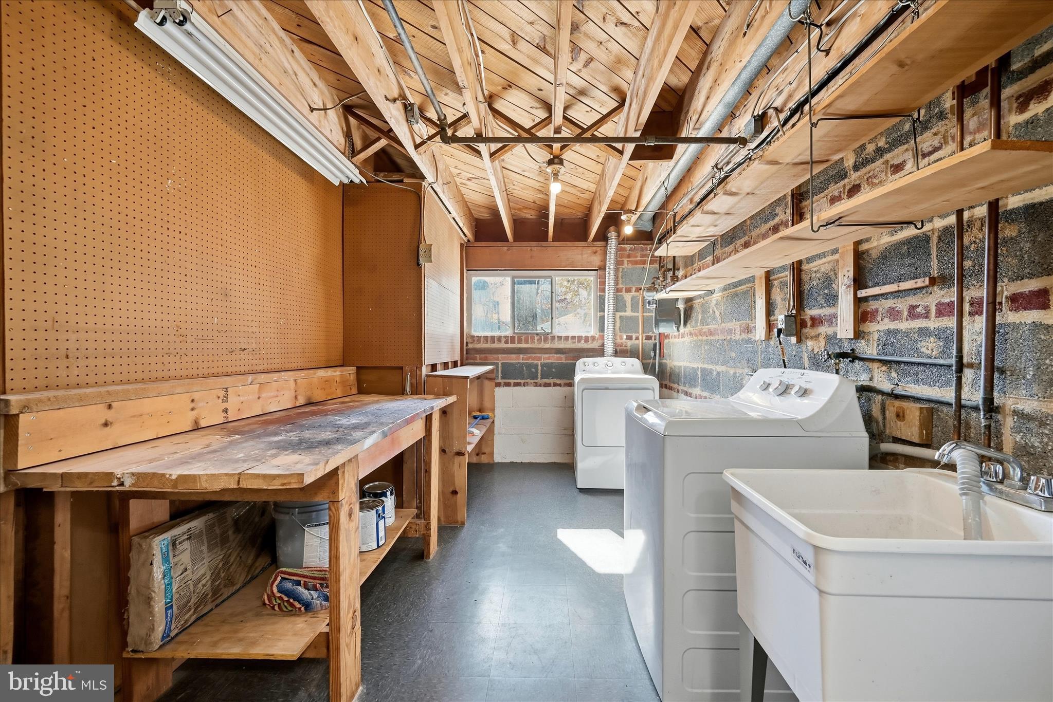 FAIRFAX COUNTRY CLUB ESTATES - Residential