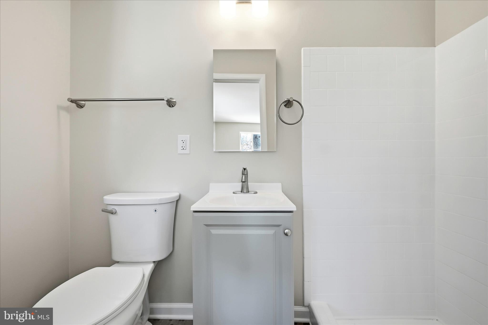 FAIRFAX COUNTRY CLUB ESTATES - Residential