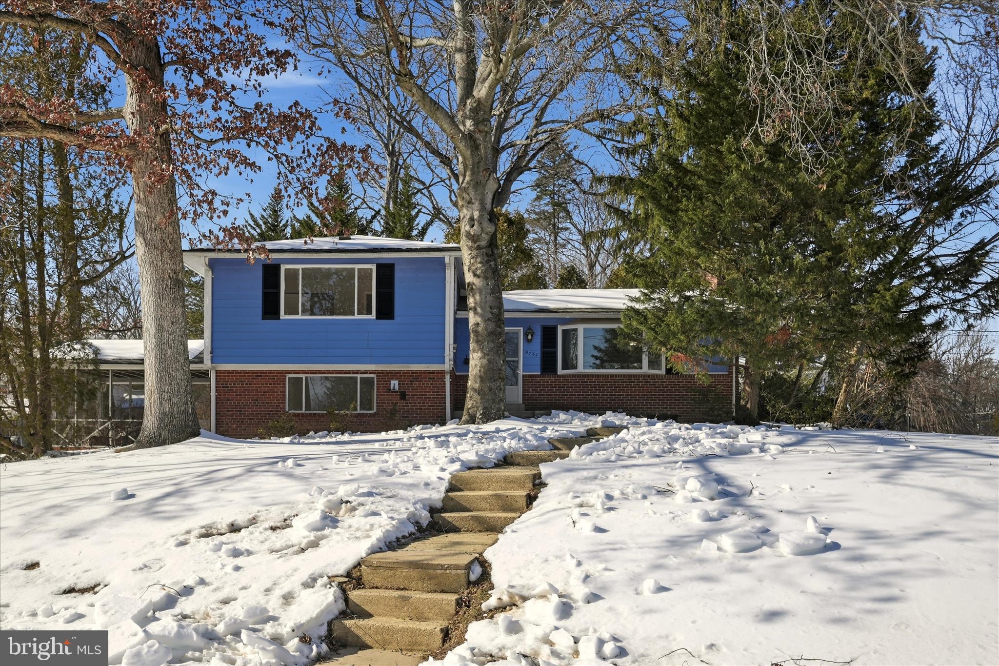 FAIRFAX COUNTRY CLUB ESTATES - Residential