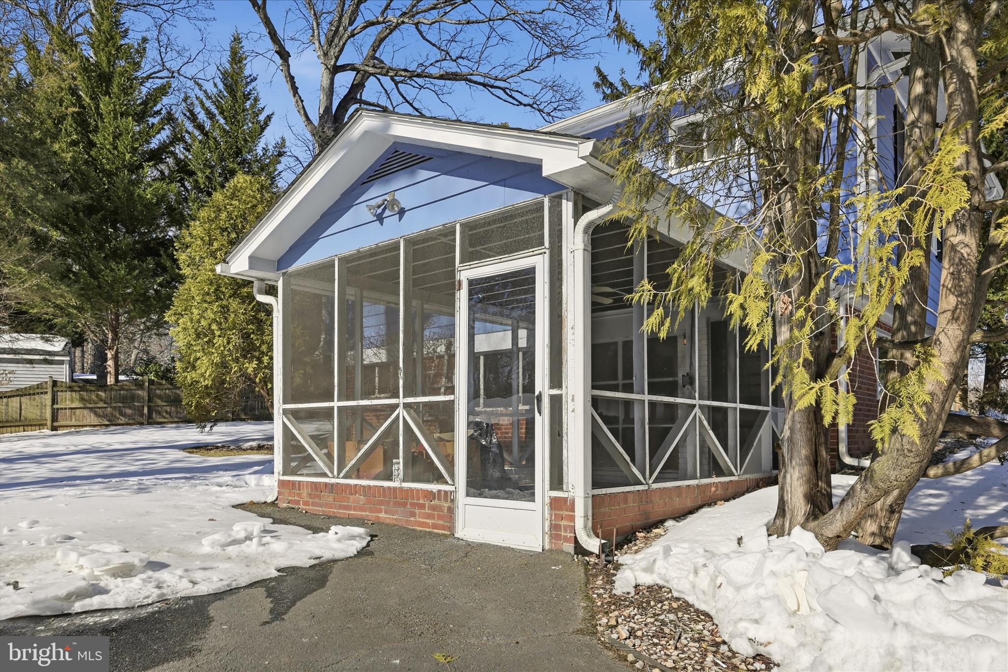 FAIRFAX COUNTRY CLUB ESTATES - Residential