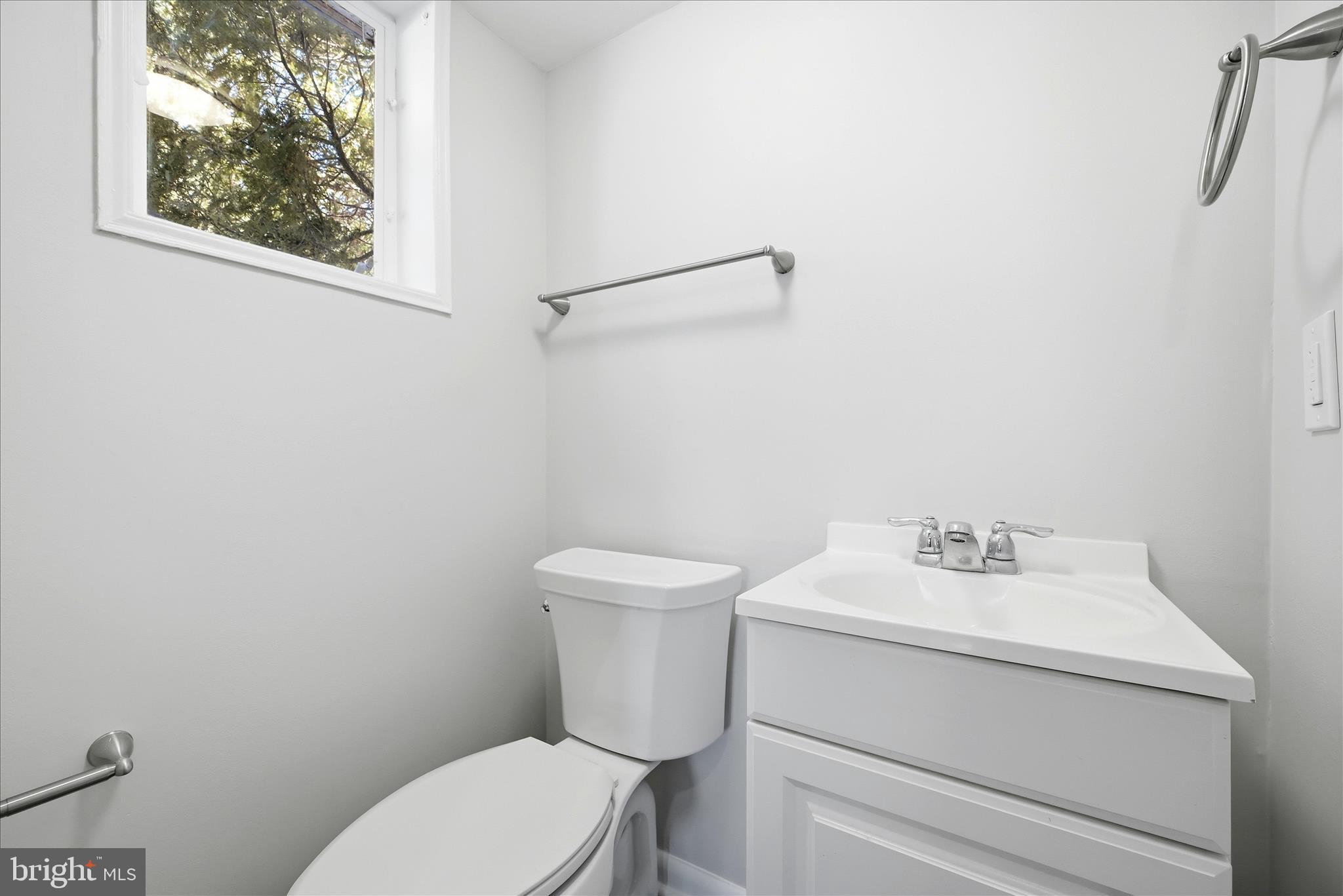 FAIRFAX COUNTRY CLUB ESTATES - Residential