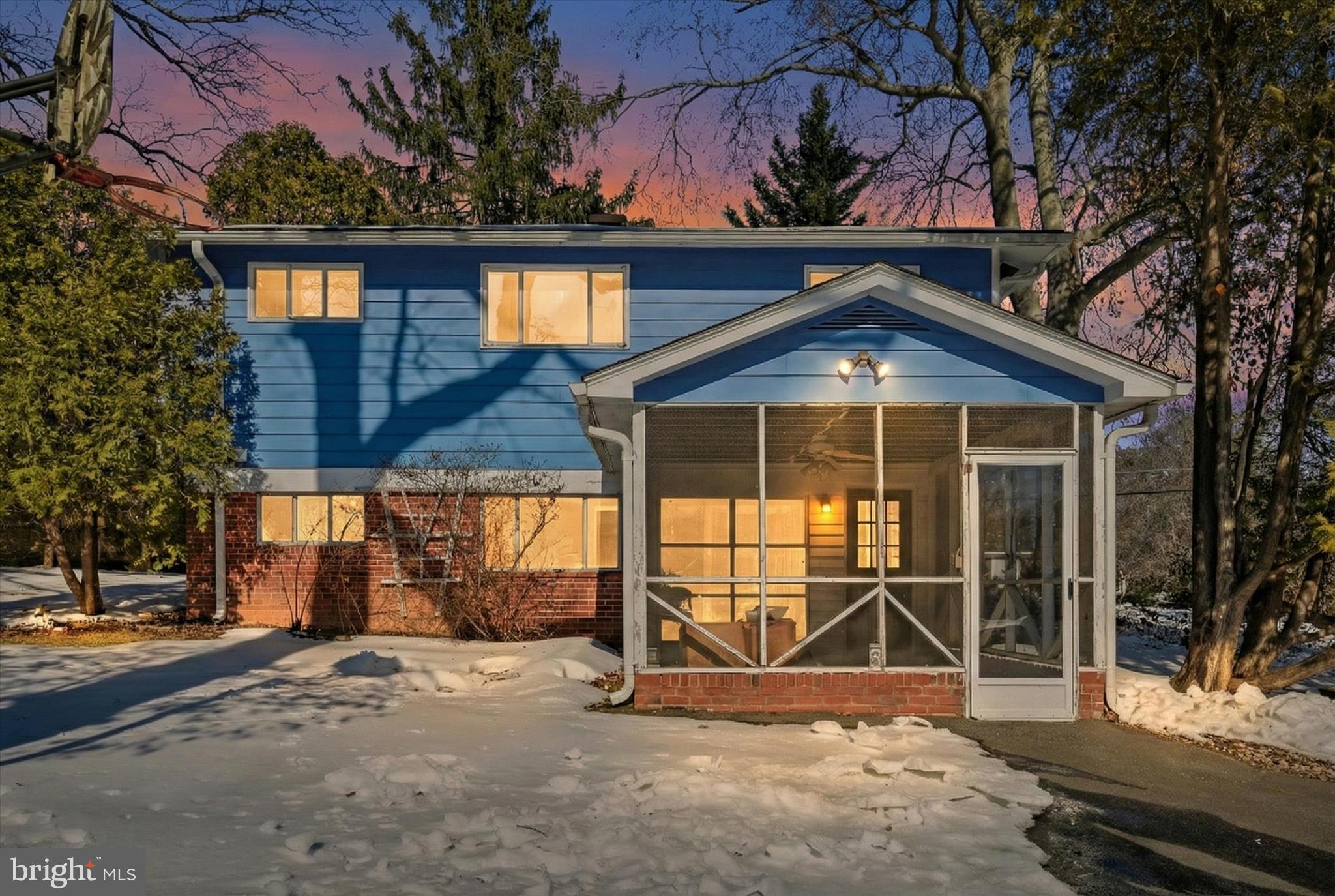 FAIRFAX COUNTRY CLUB ESTATES - Residential