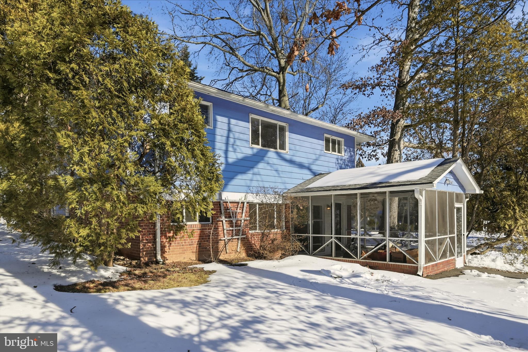 FAIRFAX COUNTRY CLUB ESTATES - Residential