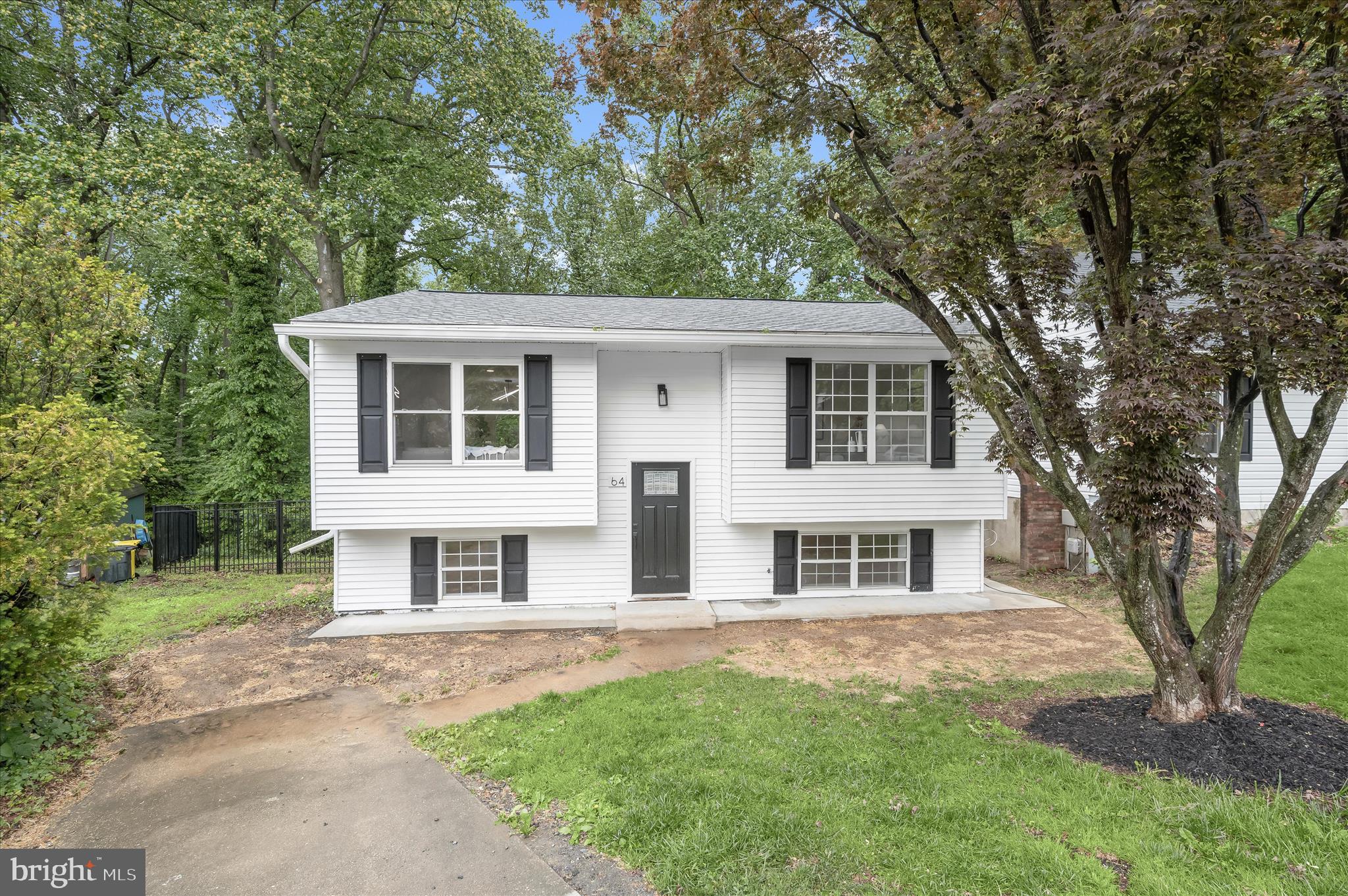 OLD COUNTY ESTATES - Residential