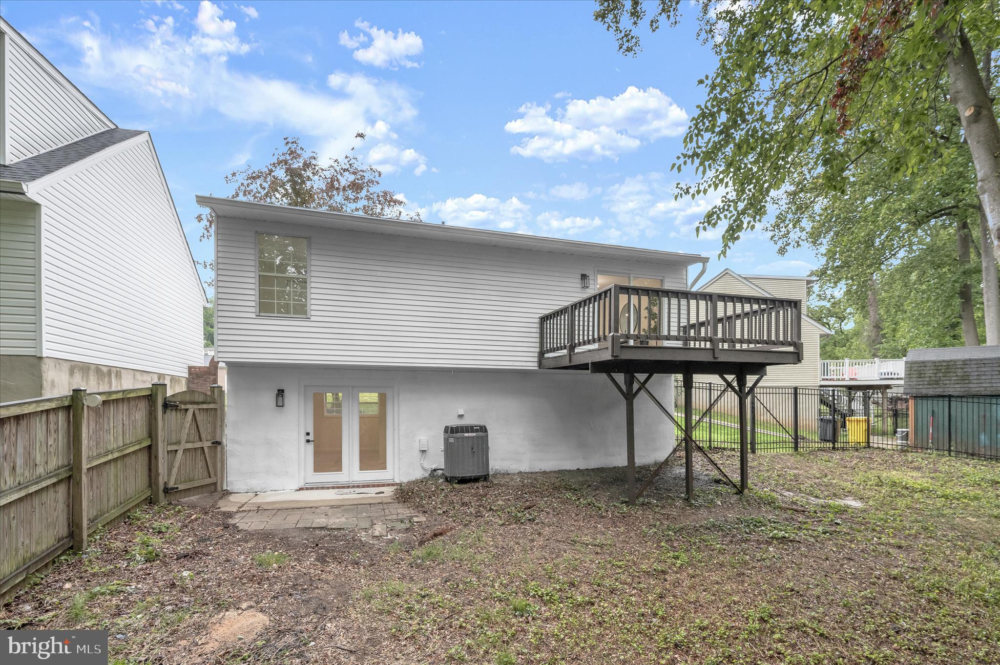 OLD COUNTY ESTATES - Residential