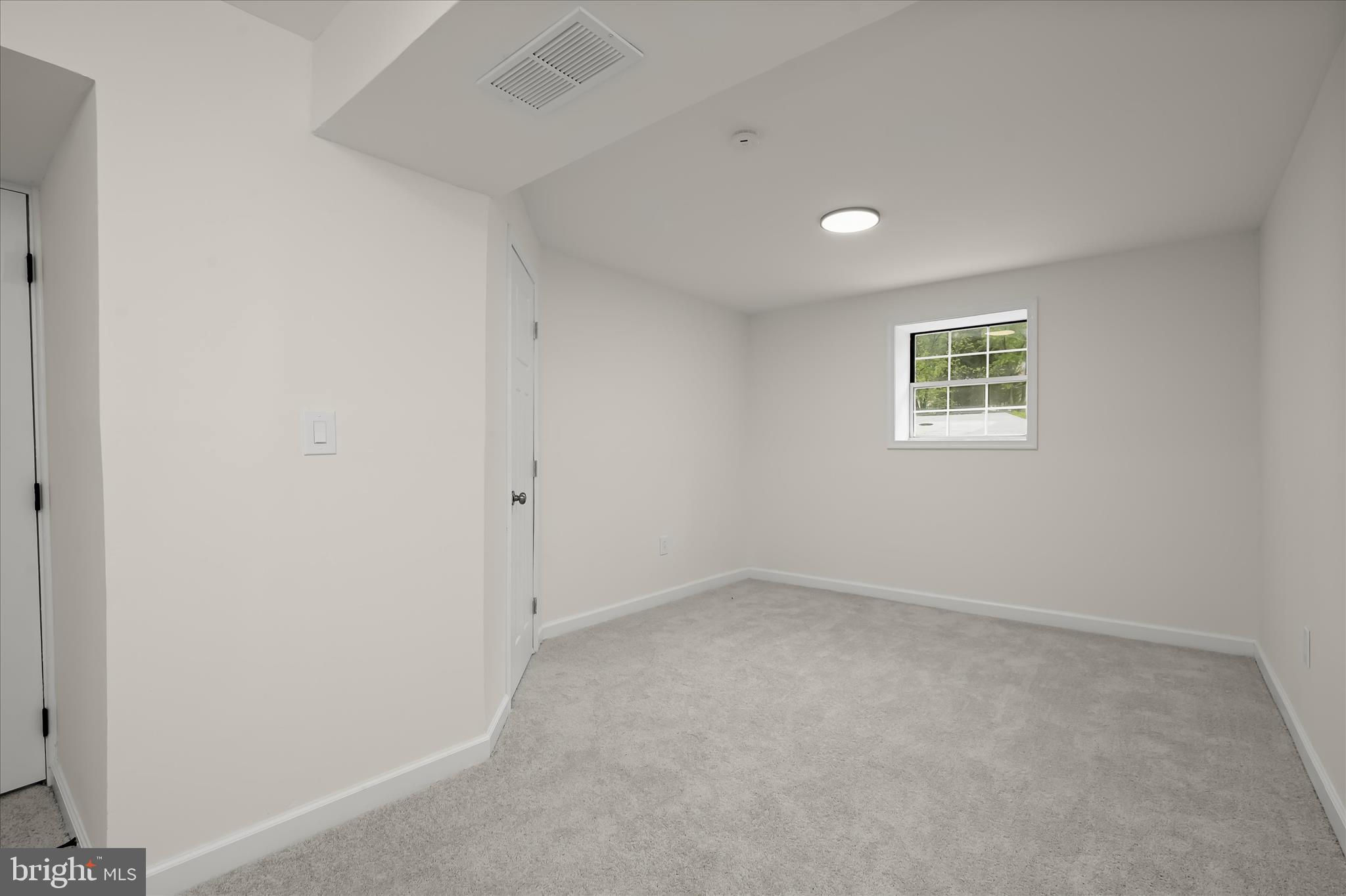 OLD COUNTY ESTATES - Residential