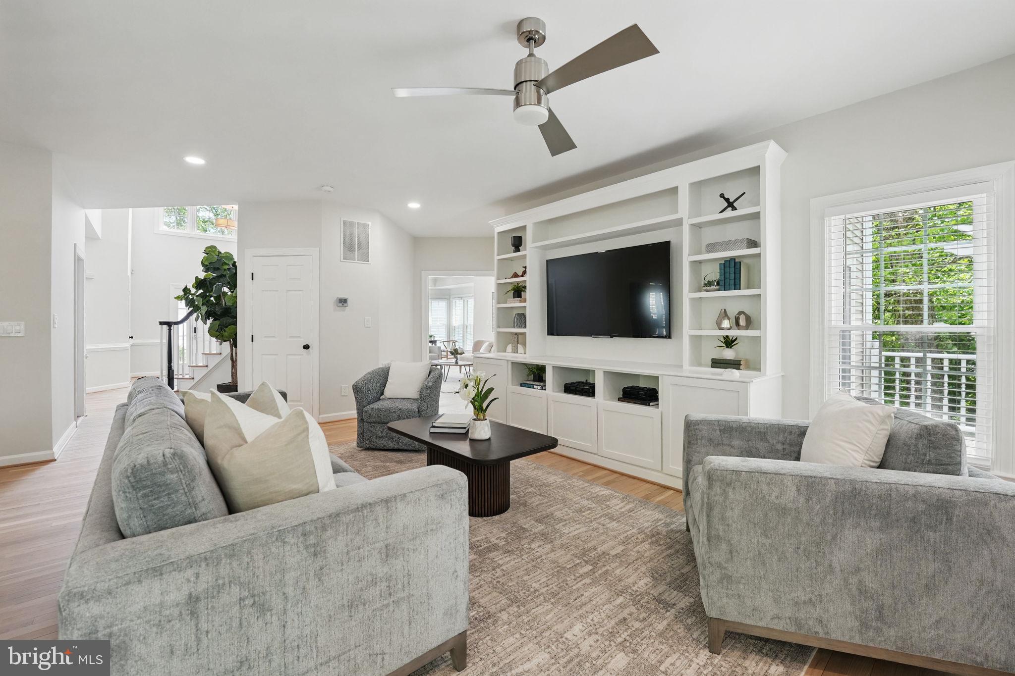 HOLLY CREST - Residential