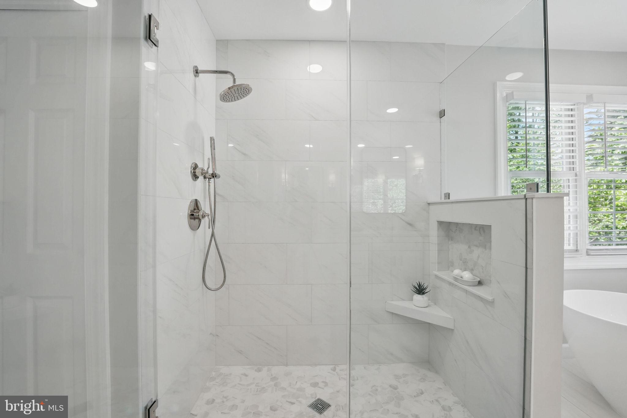 HOLLY CREST - Residential