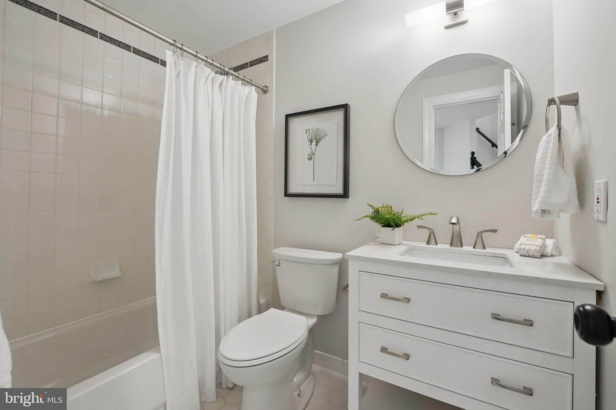 HOLLY CREST - Residential