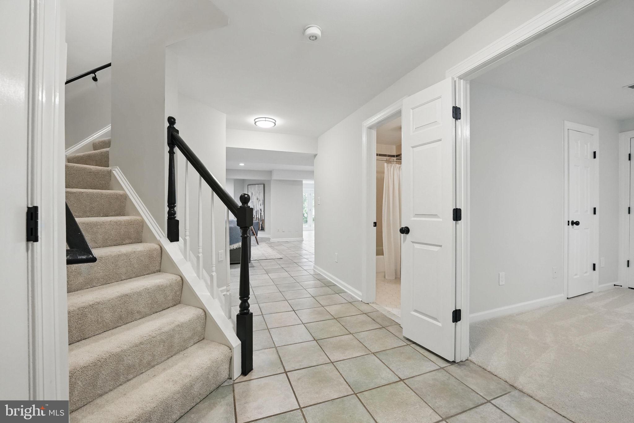 HOLLY CREST - Residential