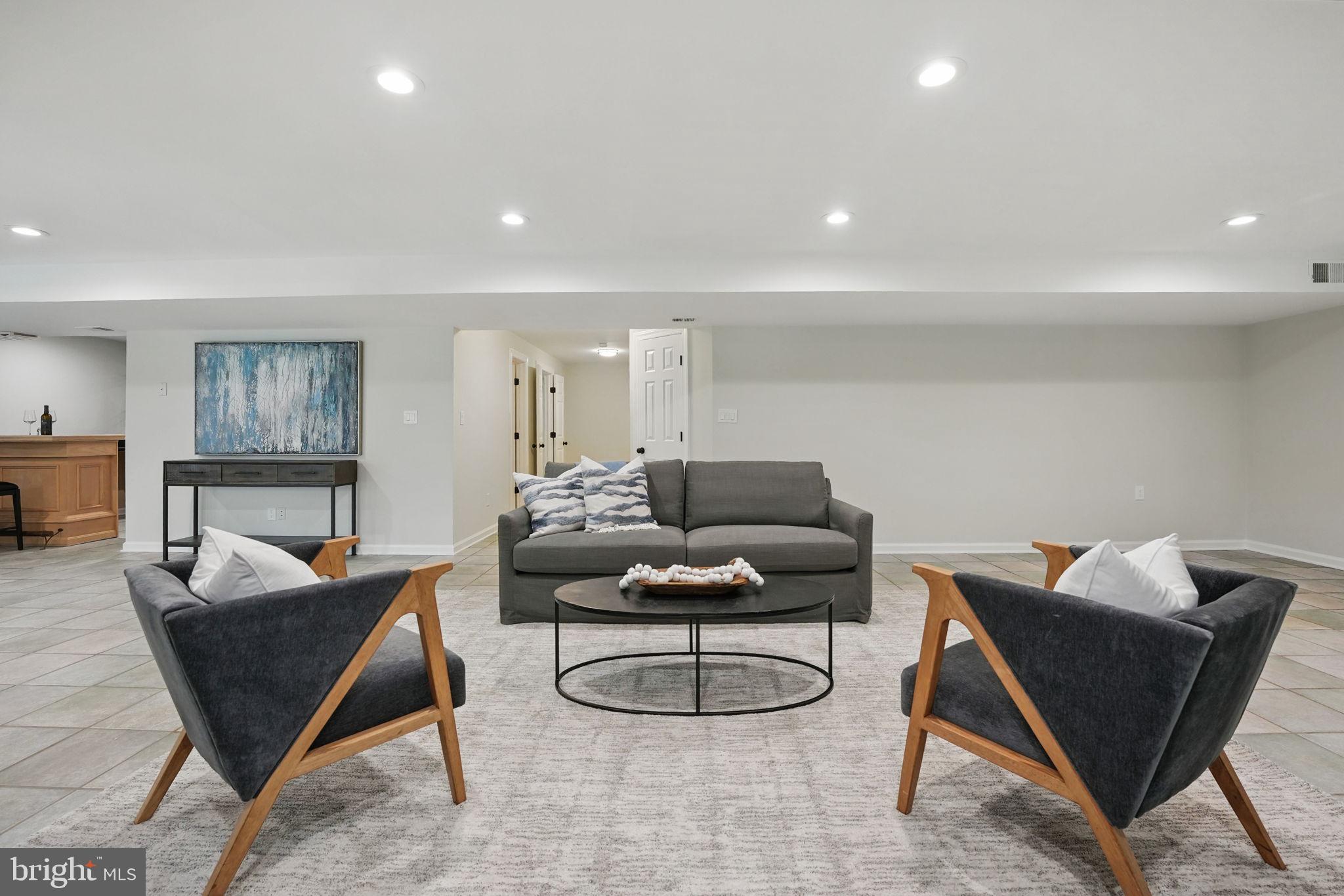 HOLLY CREST - Residential