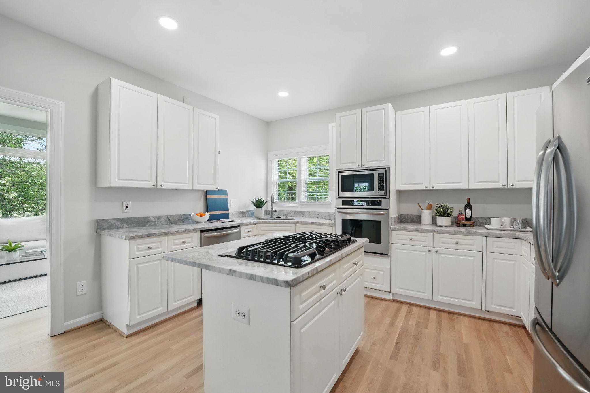 HOLLY CREST - Residential