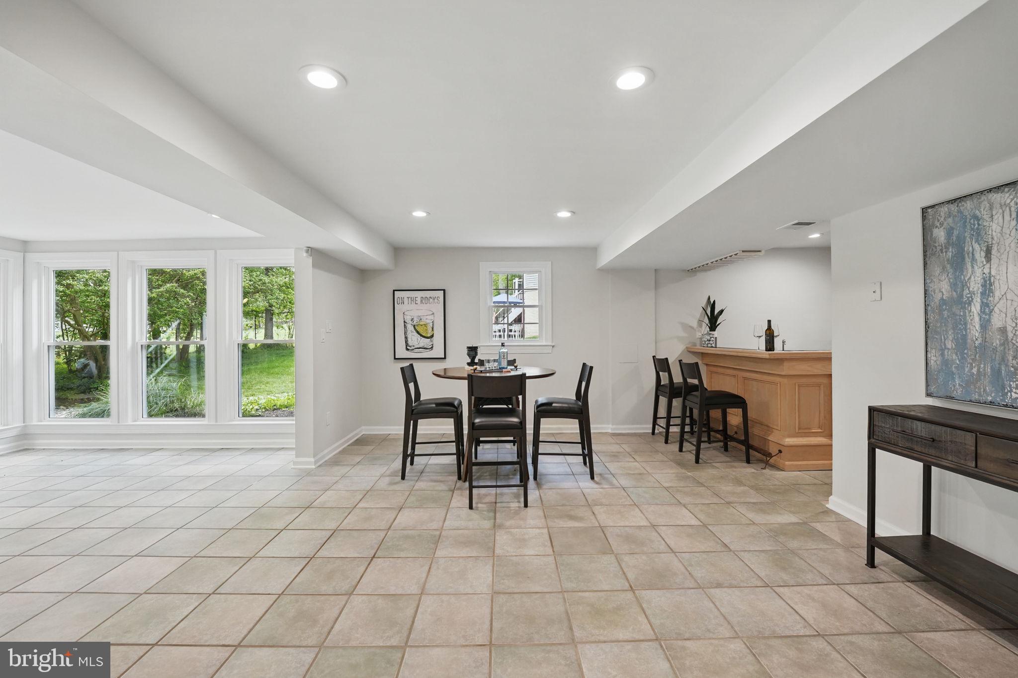 HOLLY CREST - Residential