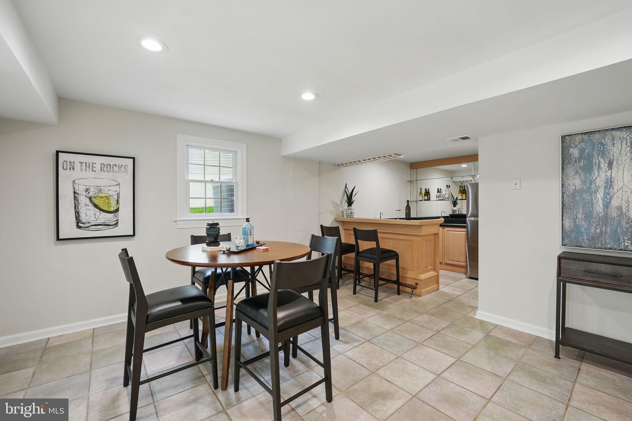 HOLLY CREST - Residential