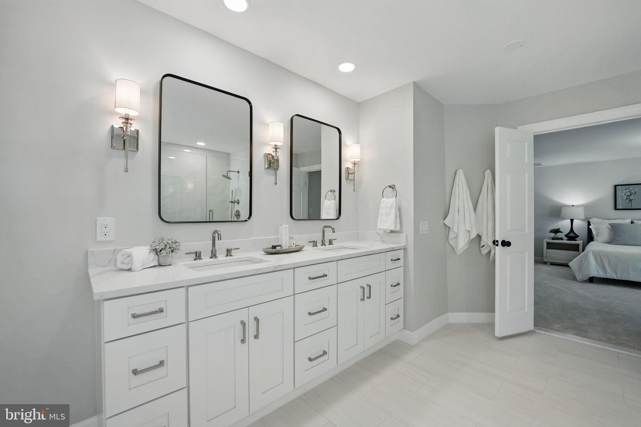 HOLLY CREST - Residential