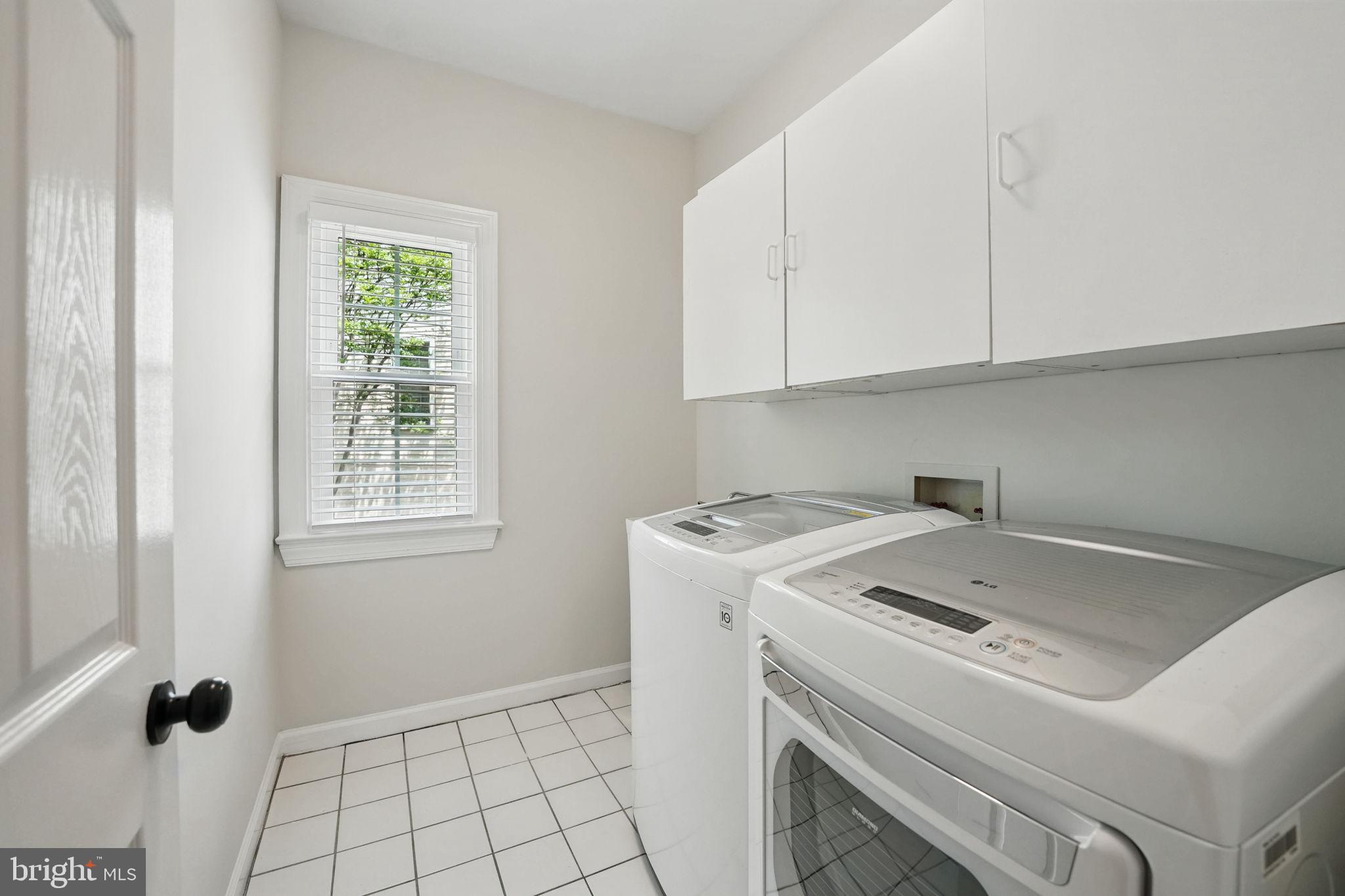 HOLLY CREST - Residential